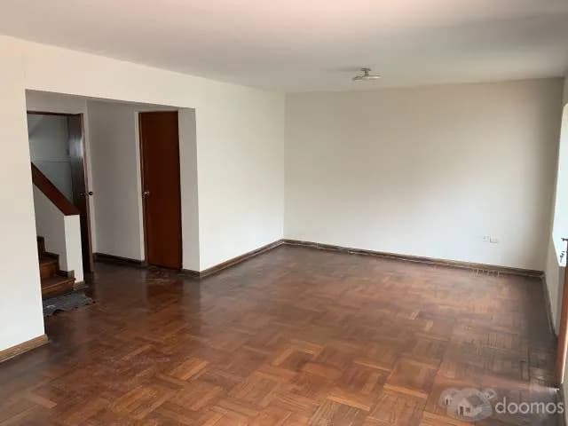 CASA FRENTE A PARQUE — foto 3