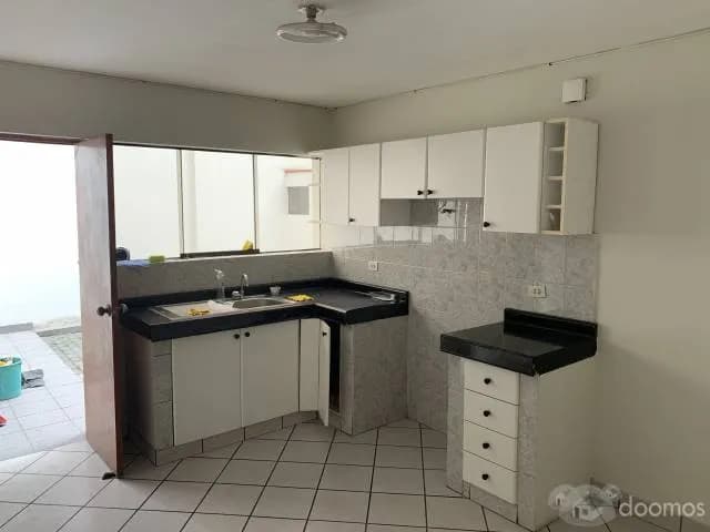 CASA FRENTE A PARQUE — foto 4