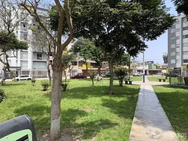CASA FRENTE A PARQUE — foto 10