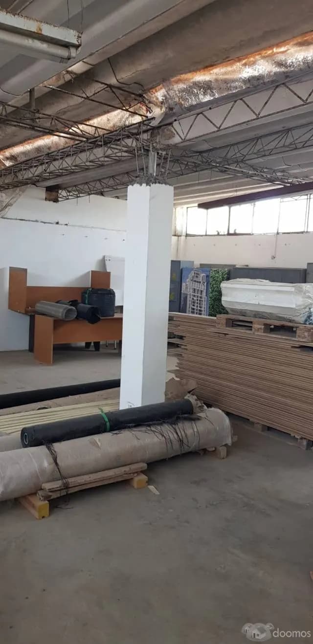 ALQUILER DE LOCAL COMERCIAL-ALMACENES — foto 2