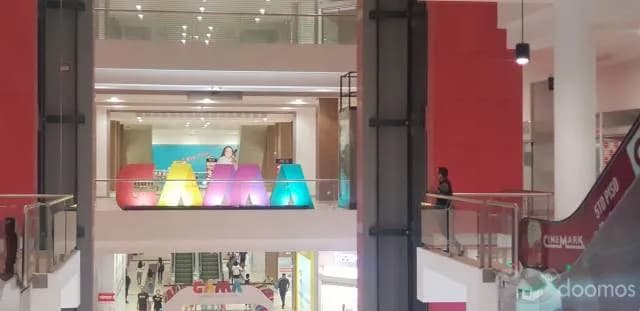 Se Vende Local Comercial en Gamarra Moda Plaza — foto 1