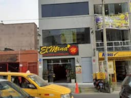 LOCAL COMERCIAL EN SANTA BEATRIZ