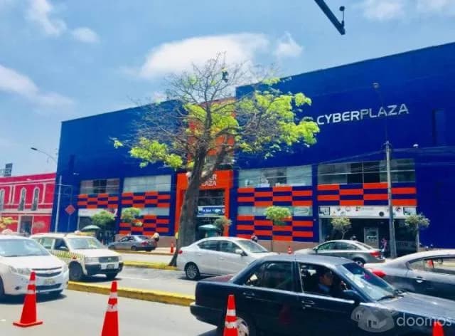 Se Vende Local Comercial Cc. Cyberplaza — foto 1