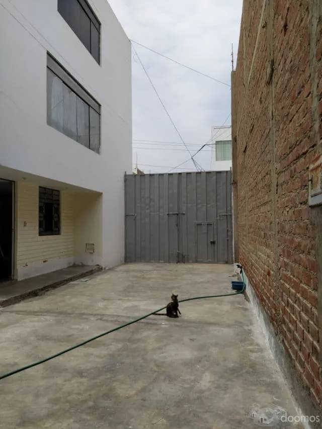 SE VENDE EDIFICIO DE TRES PISOS — foto 3