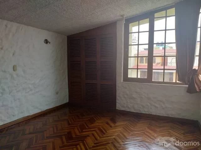 ALQUILO ACOGEDORA CASA FRENTE A PARQUE EN TAHUAYCANI — foto 7