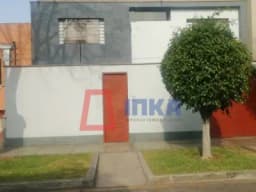 HERMOSA CASA SAN ISIDRO EN ZONA FINANCIERA