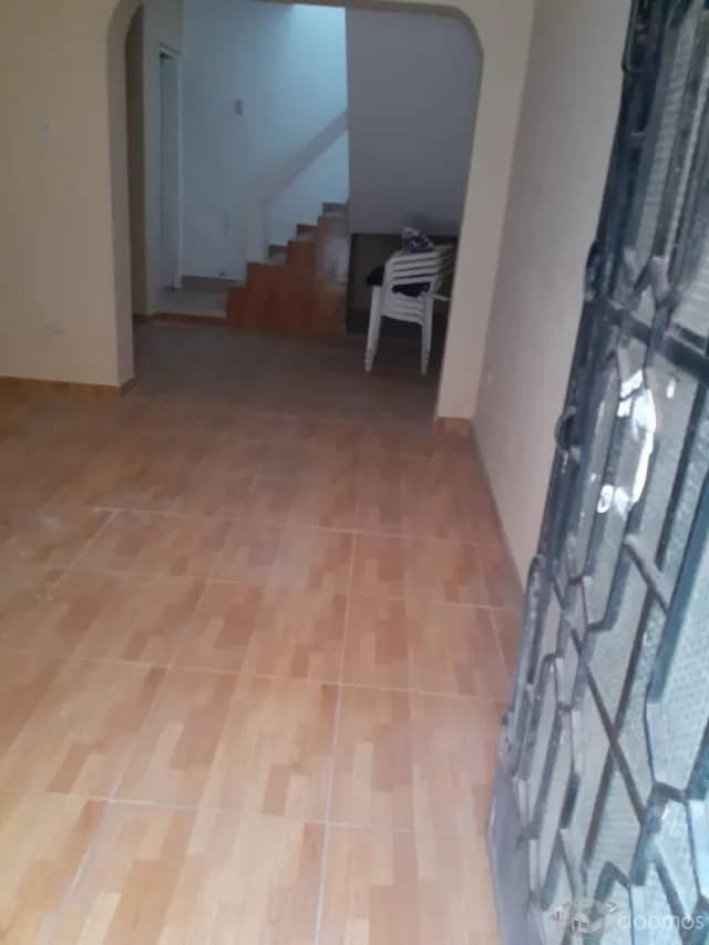 Se vende lindo chalet de dos plantas remodelado — foto 1