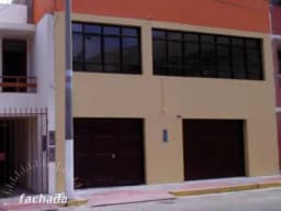 ALQUILO CASA REMODELADA DE 325 m2 EN LA CIUDAD DE ILO, MOQUEGUA. CON 4 DORMITORIOS Y COCHERA TECHADA DE AMPLIOS AMBIENTES IDEAL PARA EMPRESAS.