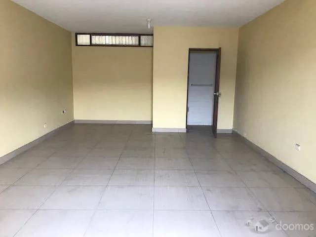 Vendo  Edificio con local comercial y oficinas  en Jr. independencia cerca Plaza  de Armas — foto 3