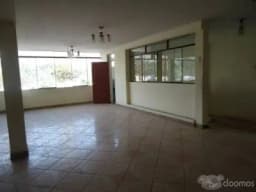 ALQUILER AMPLIO LOCAL EN AV. UNIVERSITARIA - COMAS