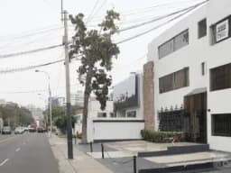 CONFORTABLE OFICINA EN ALQUILER EN ZONA EXCLUSIVA DE SAN ISIDRO