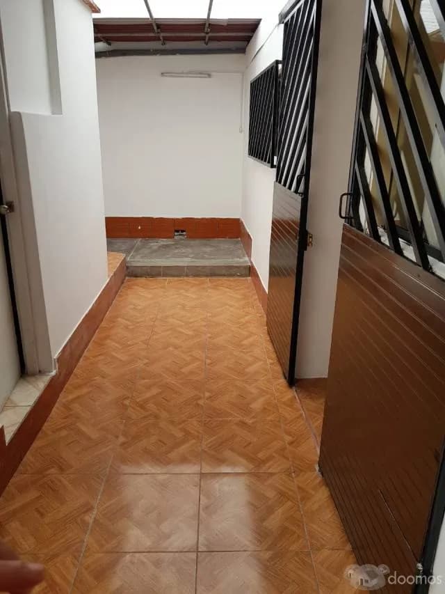 Se alquila mini departamento con entrada independiente. — foto 2