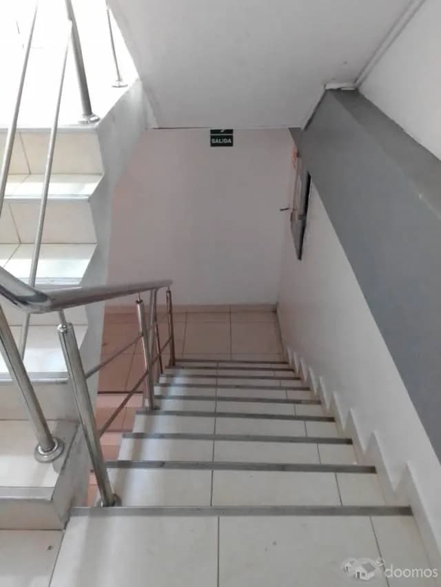 Alquilo Local Comercial 2do Piso - Edificio en Centro de Trujillo — foto 8