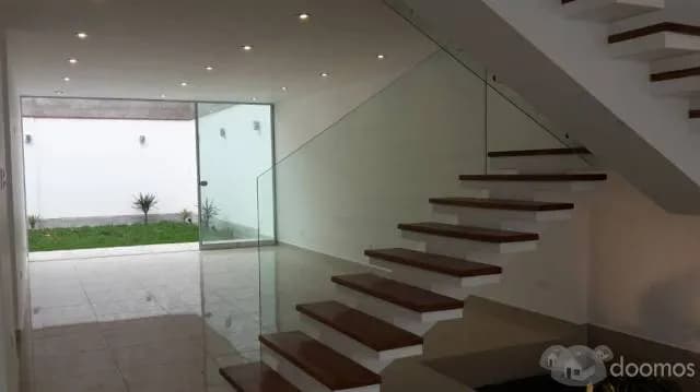 CASA DE ESTRENO EN URB. EL POLO — foto 2