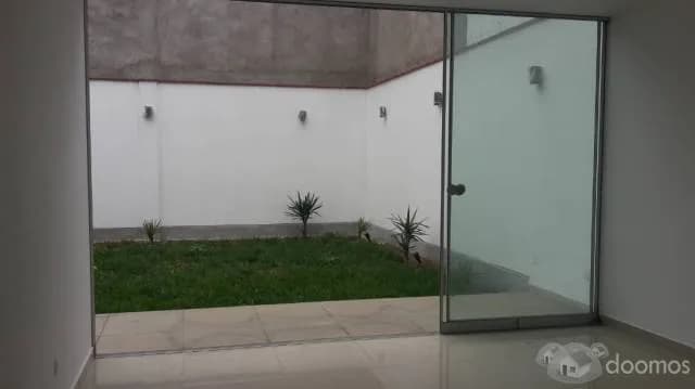 CASA DE ESTRENO EN URB. EL POLO — foto 6