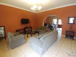 Alquiler de Amplia Casa de Dos Pisos, Excelente Para Familias Grandes. 800$