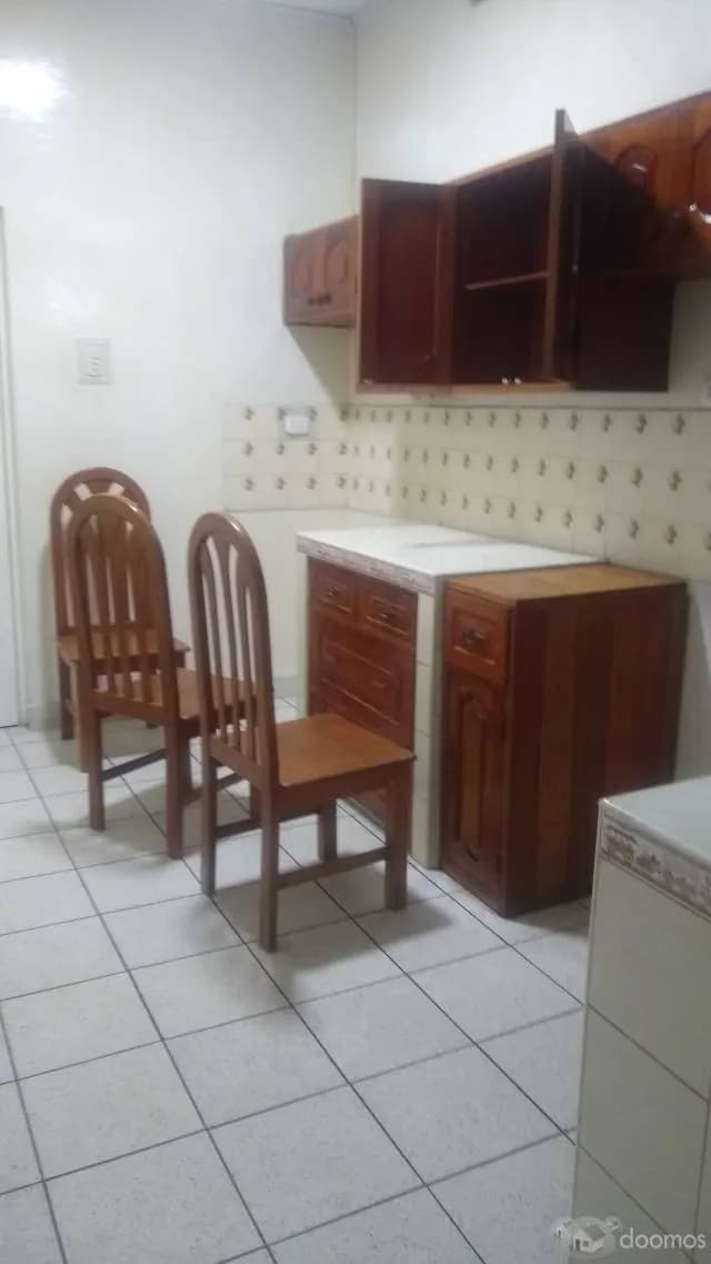 Casa en alquiler 3 dormitorios,cochera  S/ 2,000 — foto 1