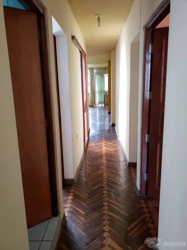 VENTA DE CASA EN LOS OLIVOS — foto 4
