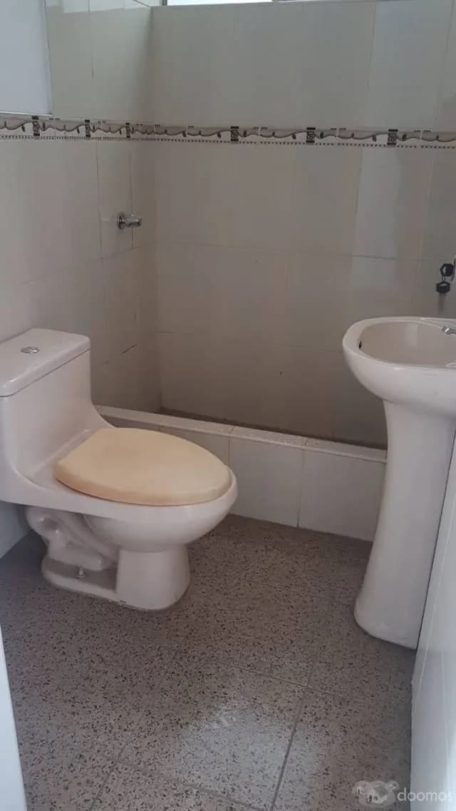 Venta de amplio Departamento en Los Olivos — foto 2