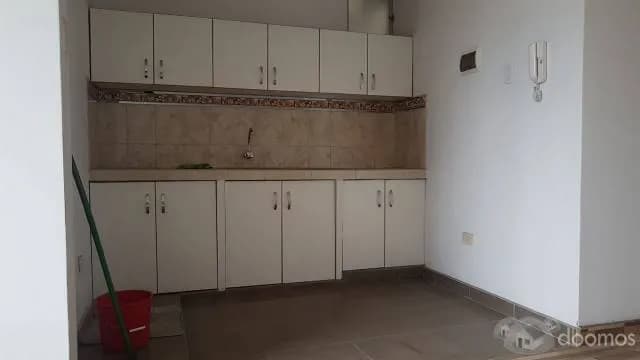 Venta de amplio Departamento en Los Olivos — foto 4