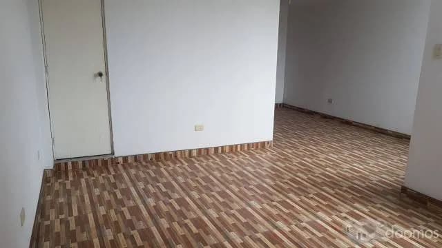 Venta de amplio Departamento en Los Olivos — foto 6