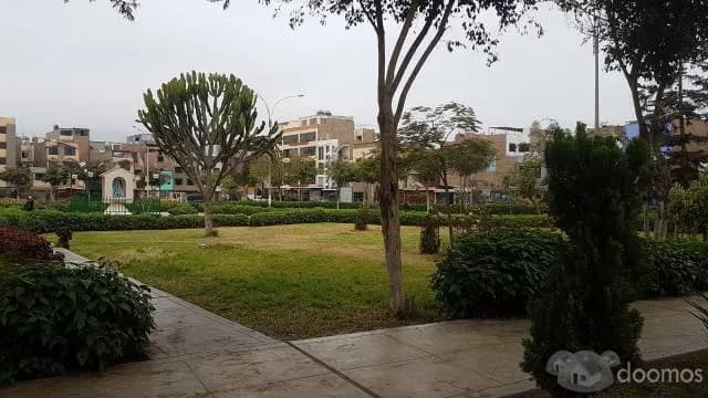 Venta de amplio Departamento en Los Olivos — foto 8