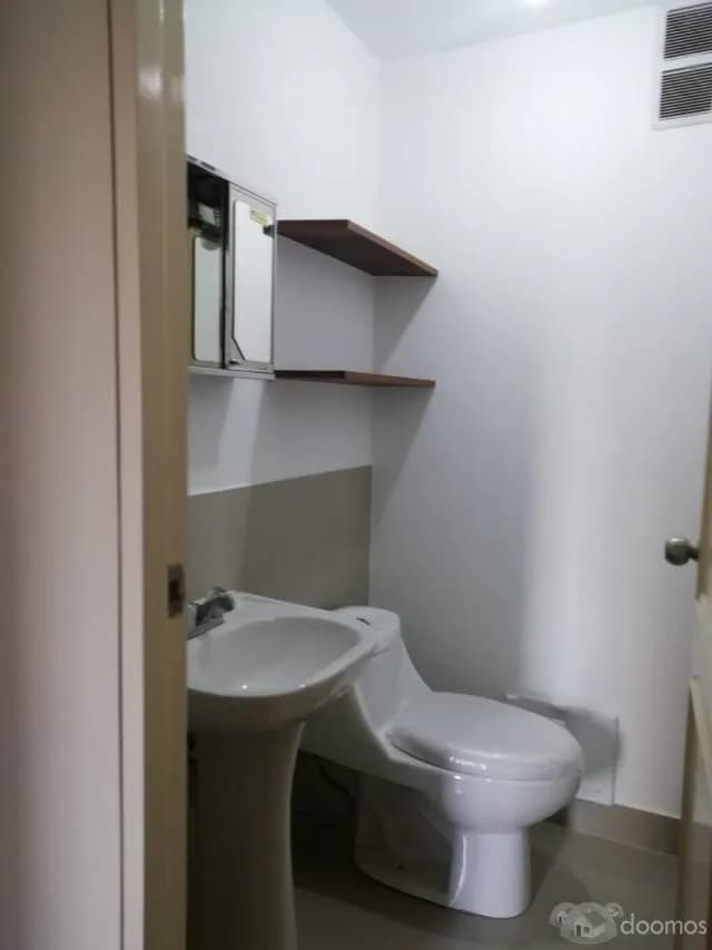 ALQUILO DEPARTAMENTO REMODELADO EN SURQUILLO — foto 2