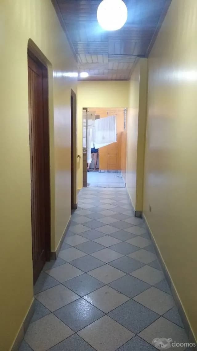 Alquilo casa  amoblada con 4 dormitorios,terraza y cochera  S/. 3,000 — foto 9