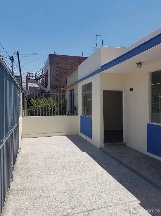 ALQUILO COMODA CASITA EN FERROVIARIOS — foto 2