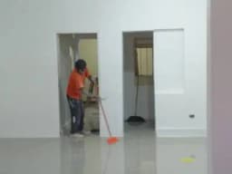 LOCAL COMERCIAL CON POZO A TIERRA
