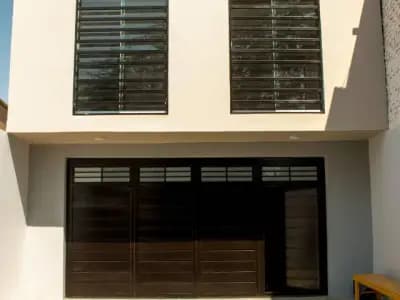 Vendo Casa con amplio Local Comercial en Av. Progreso 443 Castilla | Piura