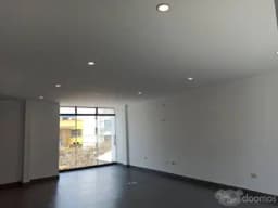 Departamento de estreno en Santiago de Surco, Calle Loma Blanca, entrada independiente.