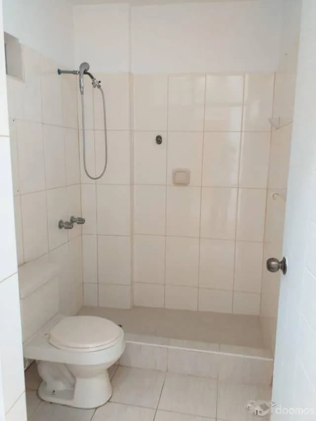 VENDO CASA EN TERCER MALECON PIMENTEL — foto 4