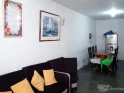 CASA CON 3 MINIDEPAS CERCA MCDO.MAYORISTA