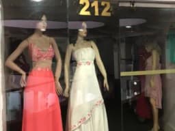 EN VENTA LOCAL COMERCIAL EN MIRAFLORES EDIFICIO CARACOL