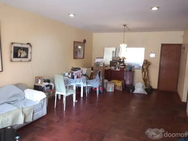 CASA FRENTE A HERMOSO  PARQUE EN BELLAVISTA — foto 2