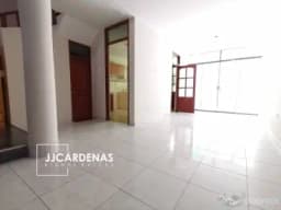 EN VENTA CASA DE 3 PISOS FRENTE A PARQUE, URB SANTA INES