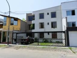 VENDO DEPARTAMENTO EN SURCO MUY BUENA UBICACIÓN