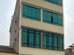 ALQUILO EDIFICIO IDEAL OFICINAS EN SURQUILLO.