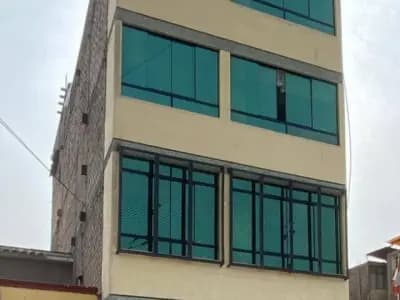 ALQUILO EDIFICIO IDEAL OFICINAS EN SURQUILLO.