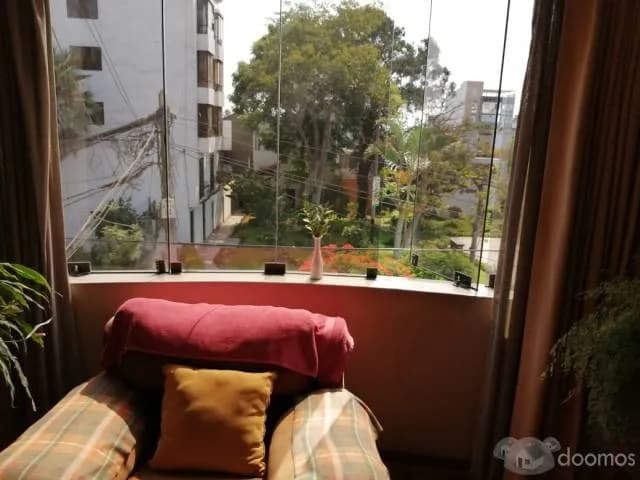HERMOSO DEPARTAMENTO EN SURQUILLO CON VISTA A PARQUE — foto 2