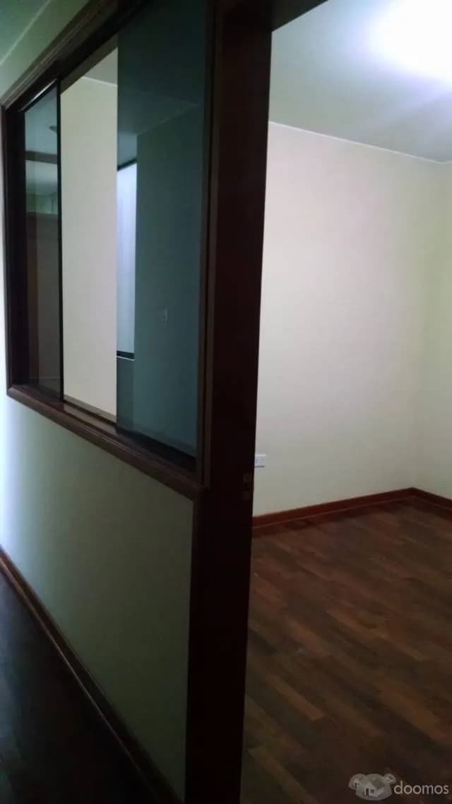 SE ALQUILA AMPLIO DEPARTAMENTO — foto 3