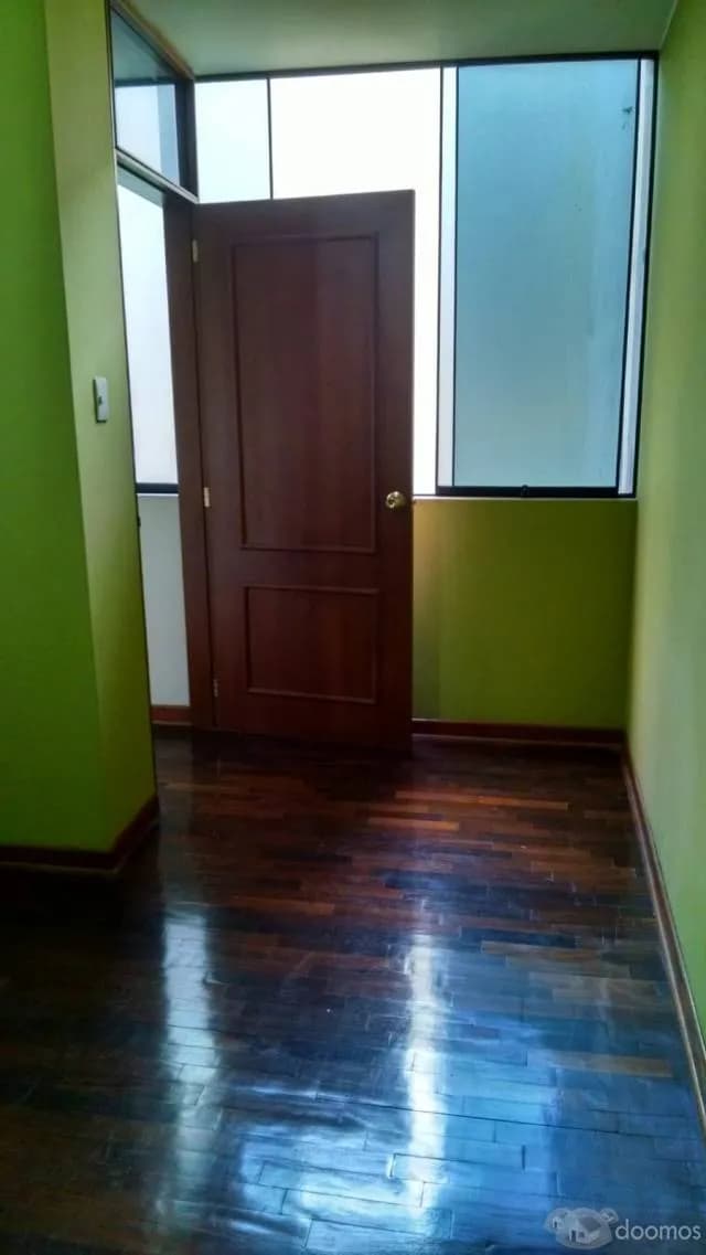 SE ALQUILA AMPLIO DEPARTAMENTO — foto 5