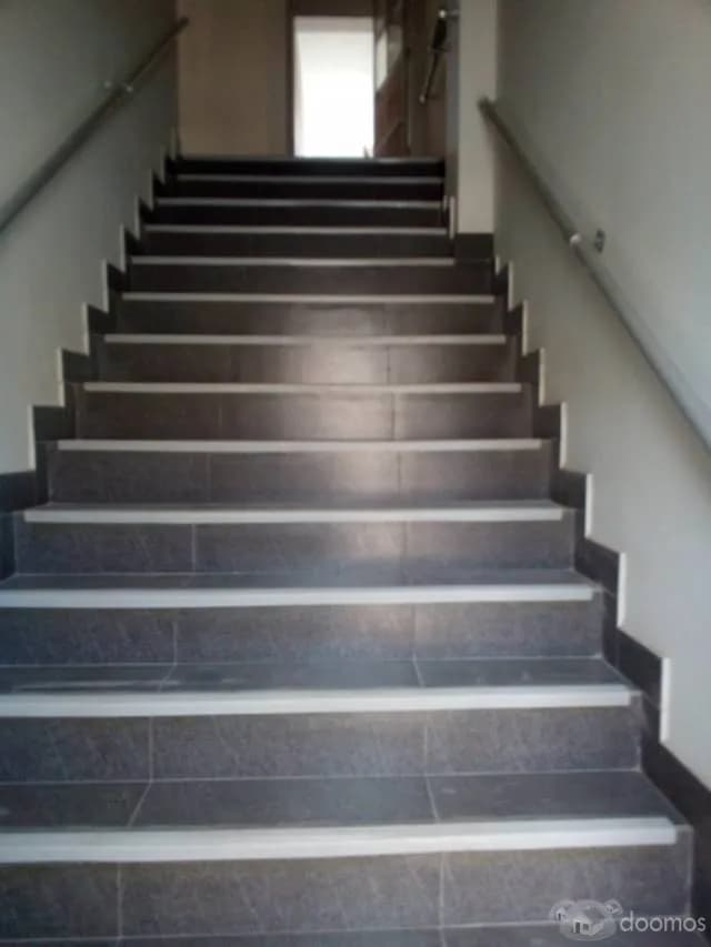 SE ALQUILA LOCAL COMERCIAL 130 mts 2DO PISO — foto 3
