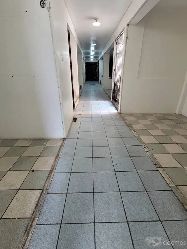 Excelente y céntrico local comercial de 2 pisos. — foto 3