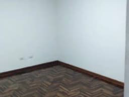 SE ALQUILA OFICINA DE 13 Y 9 m2,en primer piso ingreso independiente.
