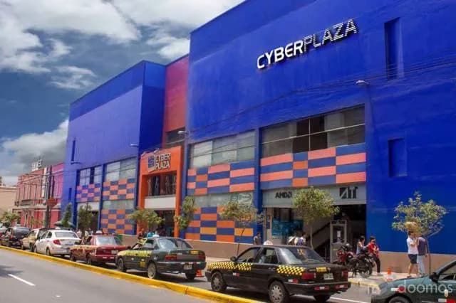 VENDO LOCAL COMERCIAL EN CYBERPLAZA — foto 2