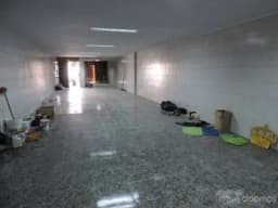 Alquilo amplio local comercial para oficina, almacén, market u otros