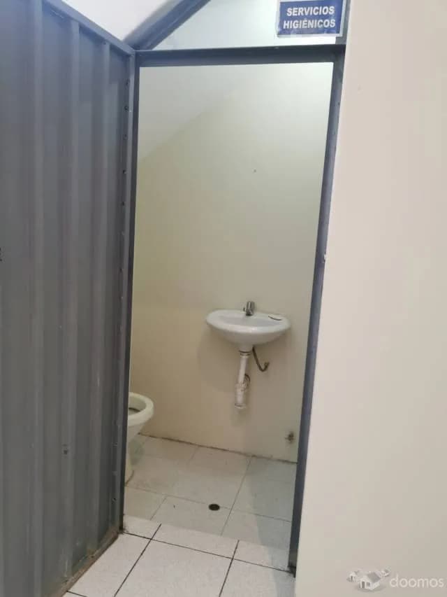 ALQUILO LOCAL COMERCIAL 3 MTS ANCHO 15 MTS LARGO — foto 2