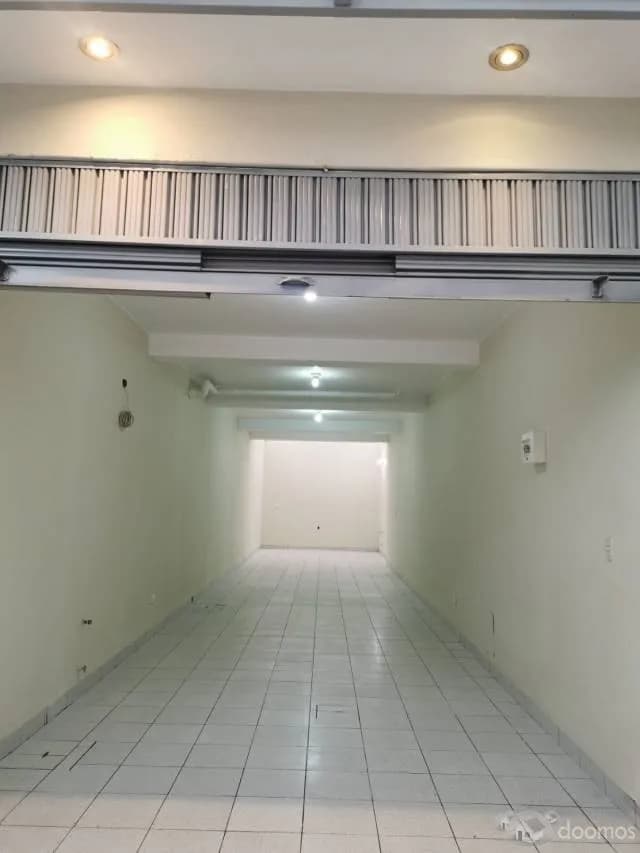 ALQUILO LOCAL COMERCIAL 3 MTS ANCHO 15 MTS LARGO — foto 3